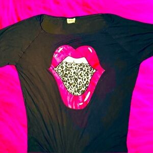 BiBi Luscious Leopard Lips Oversized Black Off-Shouider Tee